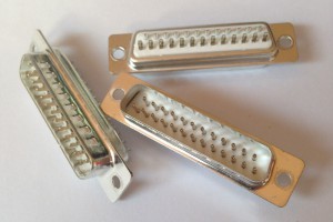 D-SUB-Stecker, 25-polig, Lötkelch